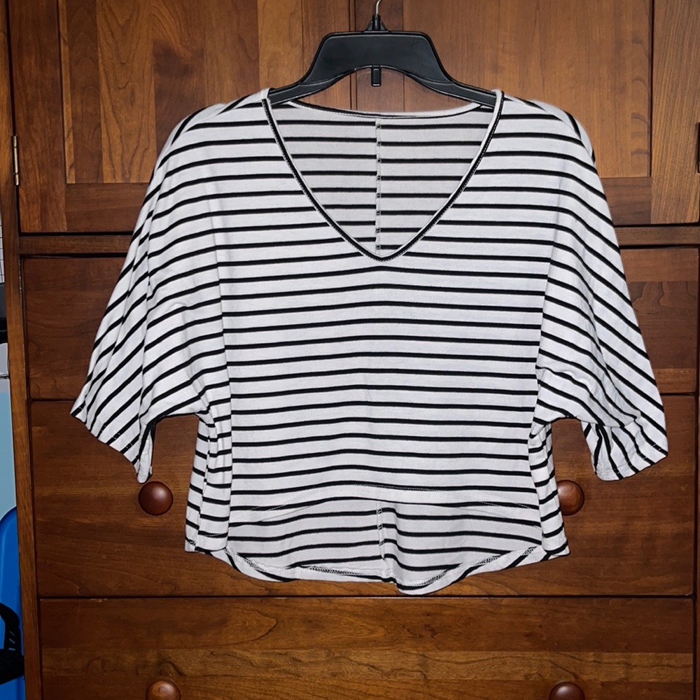 Cropped Tee - Picture 2 of 2